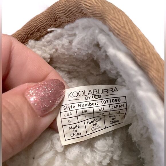 Koolaburra By UGG Women’s Victoria Short Classic Boots - Picture 9 of 9